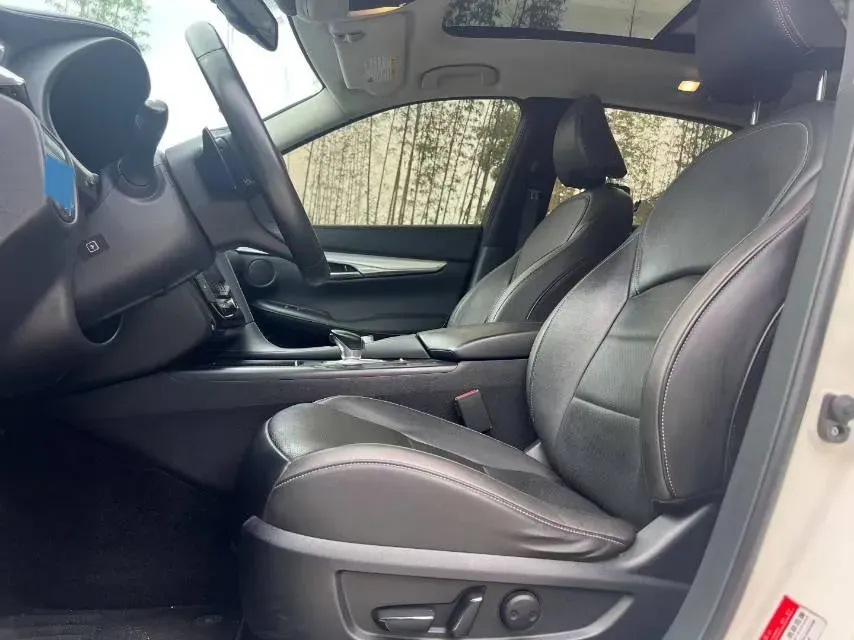 2018 Infiniti QX30 2.0T 211HP L4 7DCT,autocango,china used car exporter,china ev exporter,chinese used car exporter,chinese used ev exporter