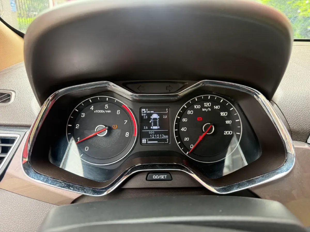 2017 BaoJun 310W 1.5L 112HP L4 6MT,autocango,china used car exporter,china ev exporter,chinese used car exporter,chinese used ev exporter