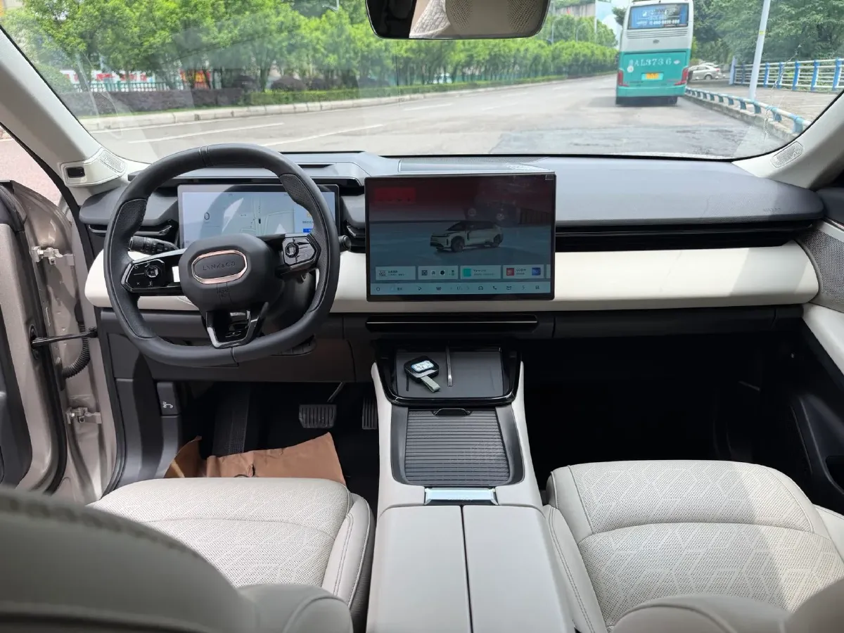 2023 LYNK&CO 08 EM-P 1.5T 163HP L4 3DHT PHEV 39.8KWH,autocango,china used car exporter,china ev exporter,chinese used car exporter,chinese used ev exporter