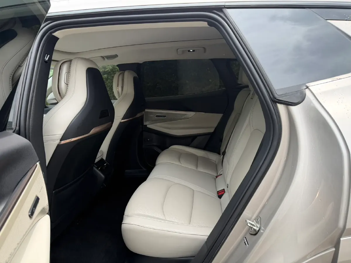 2023 LYNK&CO 08 EM-P 1.5T 163HP L4 3DHT PHEV 39.8KWH,autocango,china used car exporter,china ev exporter,chinese used car exporter,chinese used ev exporter