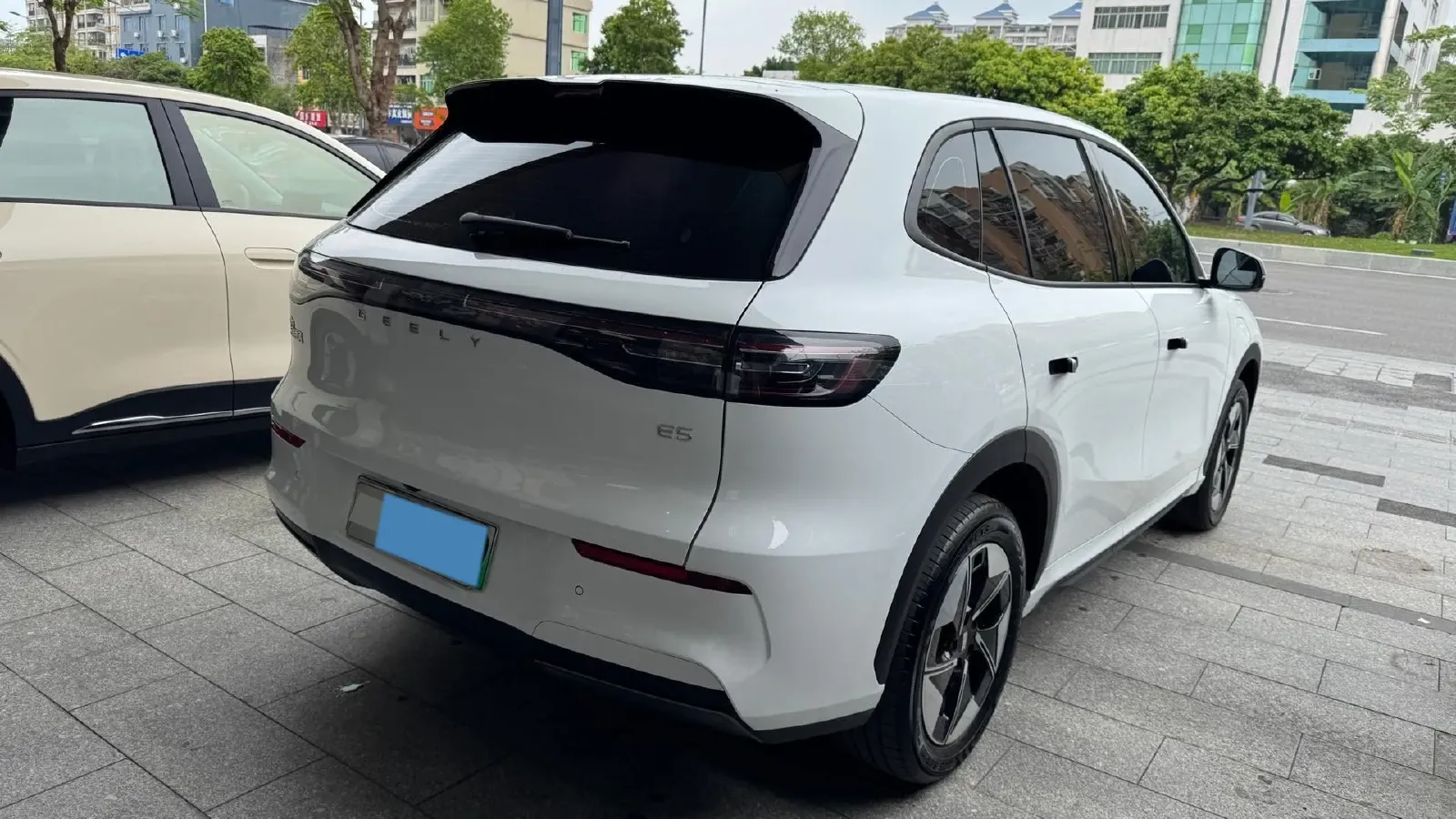 2024 LanDian E5 1.5L 110HP L4 E-CVT PHEV 17.52KWH,autocango,china used car exporter,china ev exporter,chinese used car exporter,chinese used ev exporter