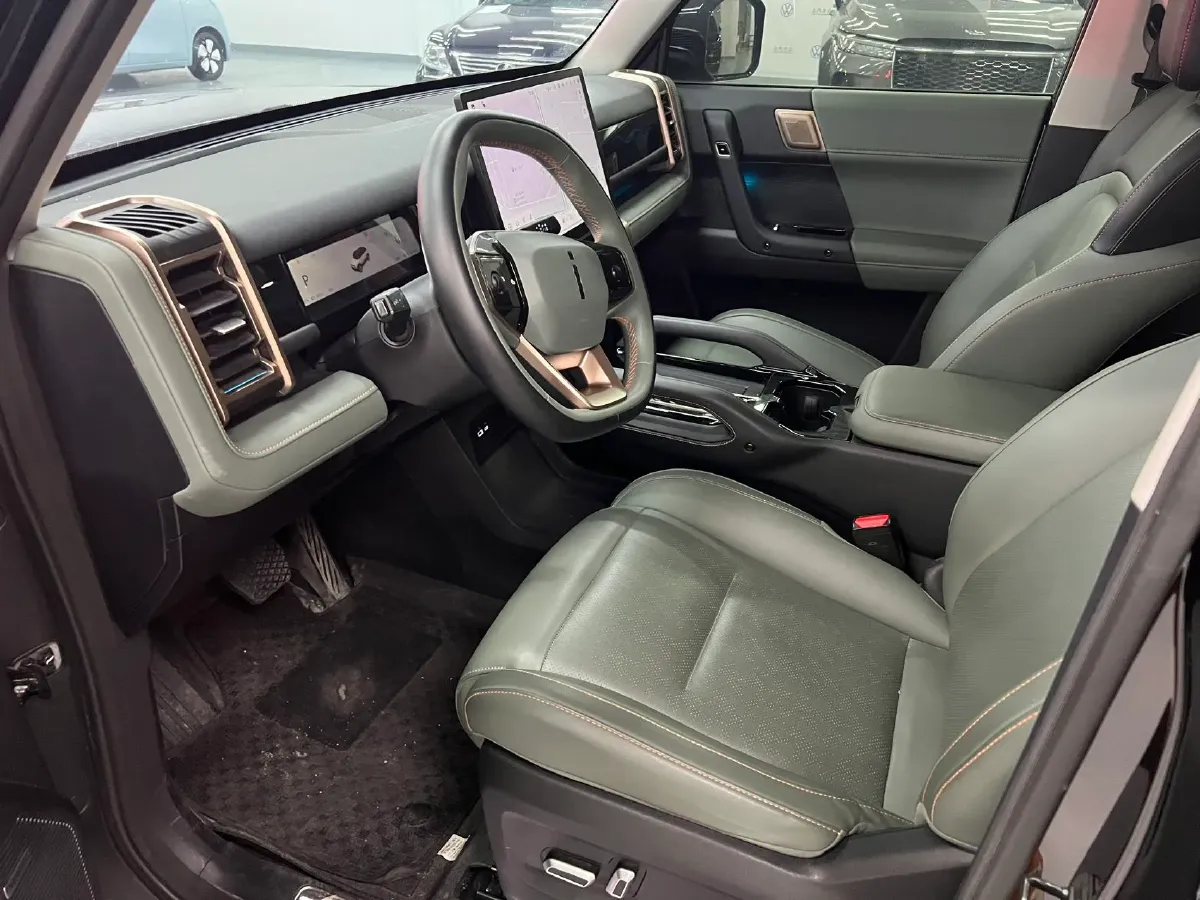 2024 Dongfeng RuiQi 7 2.0T 228HP L4 8AT,autocango,china used car exporter,china ev exporter,chinese used car exporter,chinese used ev exporter