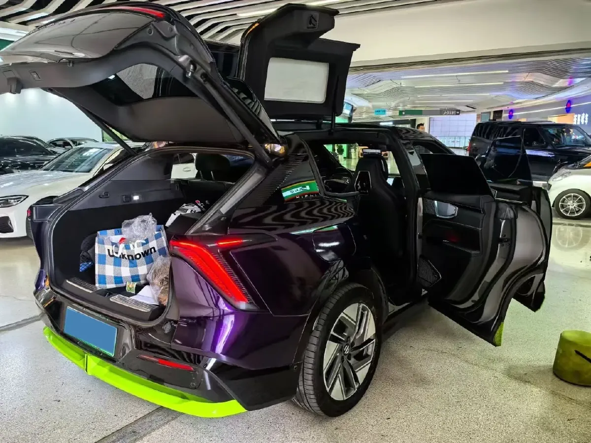2023 HiPhi Y BEV 76.6KWH,autocango,china used car exporter,china ev exporter,chinese used car exporter,chinese used ev exporter