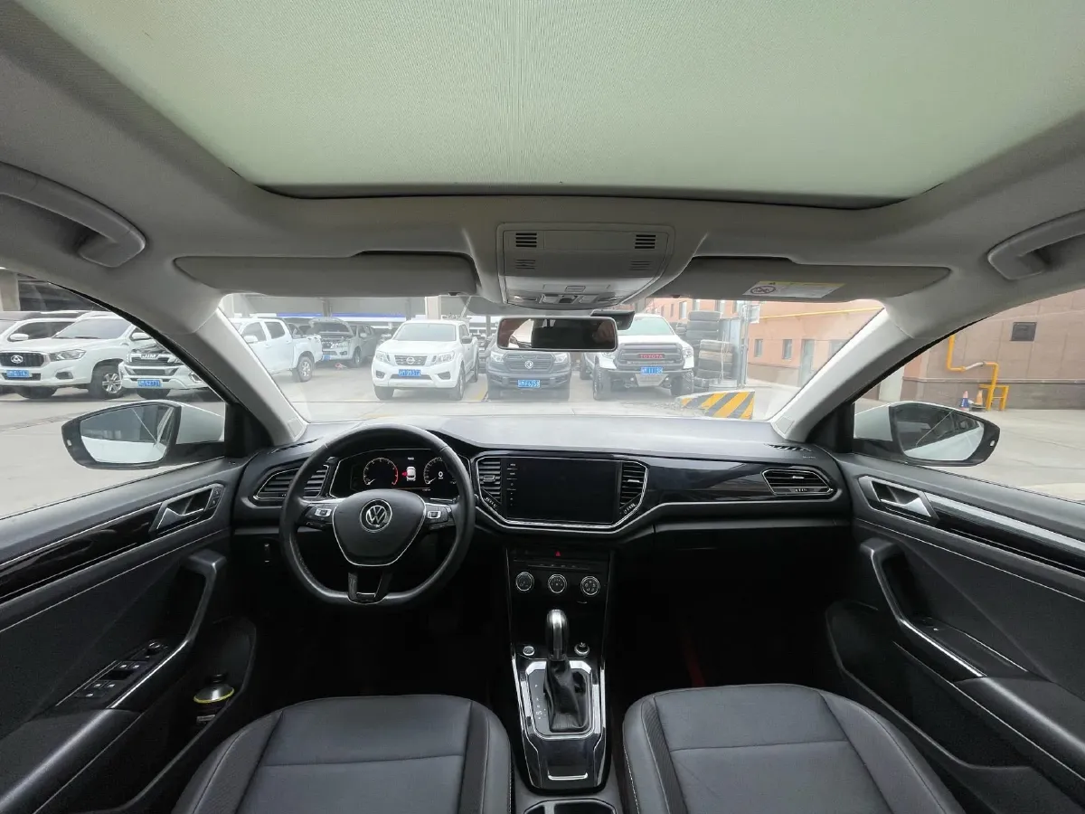 2020 Volkswagen T-Roc 1.4T 150HP L4 7DCT,autocango,china used car exporter,china ev exporter,chinese used car exporter,chinese used ev exporter