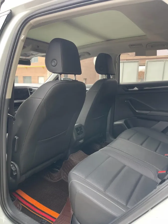 2020 Volkswagen T-Roc 1.4T 150HP L4 7DCT,autocango,china used car exporter,china ev exporter,chinese used car exporter,chinese used ev exporter
