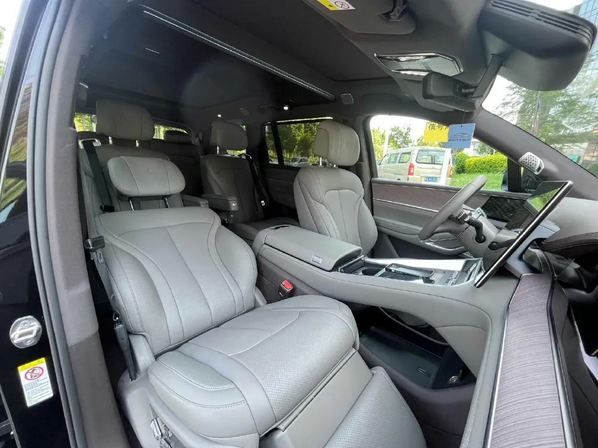2025 Denza DenzaN9 2.0T 207HP L4 E-CVT PHEV,autocango,china used car exporter,china ev exporter,chinese used car exporter,chinese used ev exporter