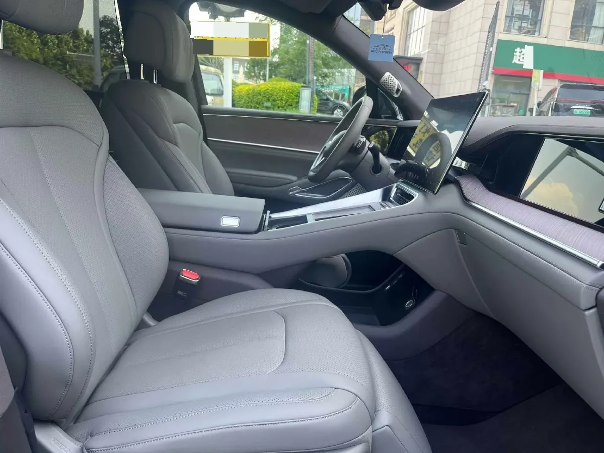 2025 Denza DenzaN9 2.0T 207HP L4 E-CVT PHEV,autocango,china used car exporter,china ev exporter,chinese used car exporter,chinese used ev exporter