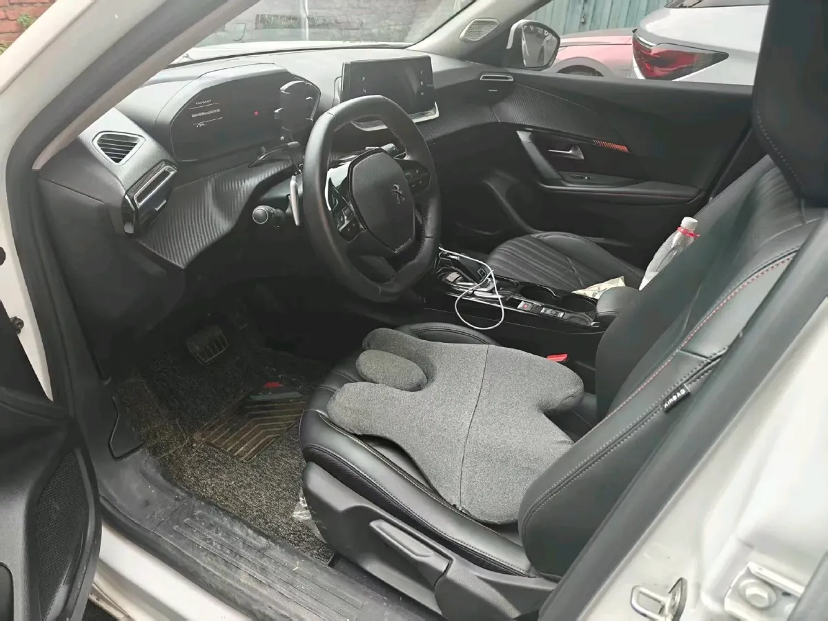 2022 Peugeot 2008 1.2T 136HP L3 6DCT,autocango,china used car exporter,china ev exporter,chinese used car exporter,chinese used ev exporter