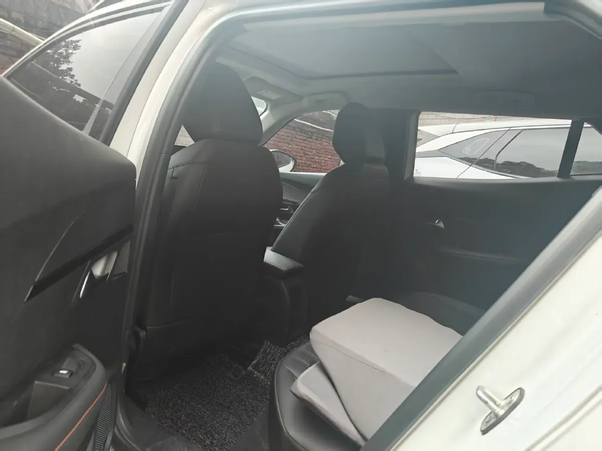 2022 Peugeot 2008 1.2T 136HP L3 6DCT,autocango,china used car exporter,china ev exporter,chinese used car exporter,chinese used ev exporter
