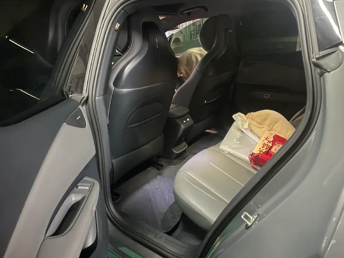 2025 Jetour Freeman 1.5T 184HP L4 7DCT,autocango,china used car exporter,china ev exporter,chinese used car exporter,chinese used ev exporter