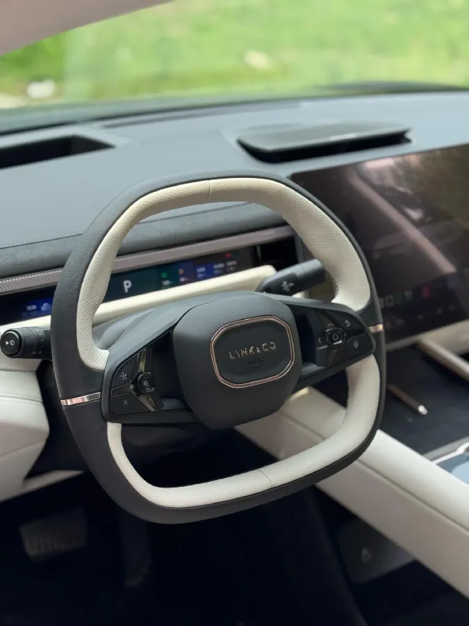 2025 LYNK&CO 10 EM-P 1.5T 163HP L4 3DHT PHEV,autocango,china used car exporter,china ev exporter,chinese used car exporter,chinese used ev exporter