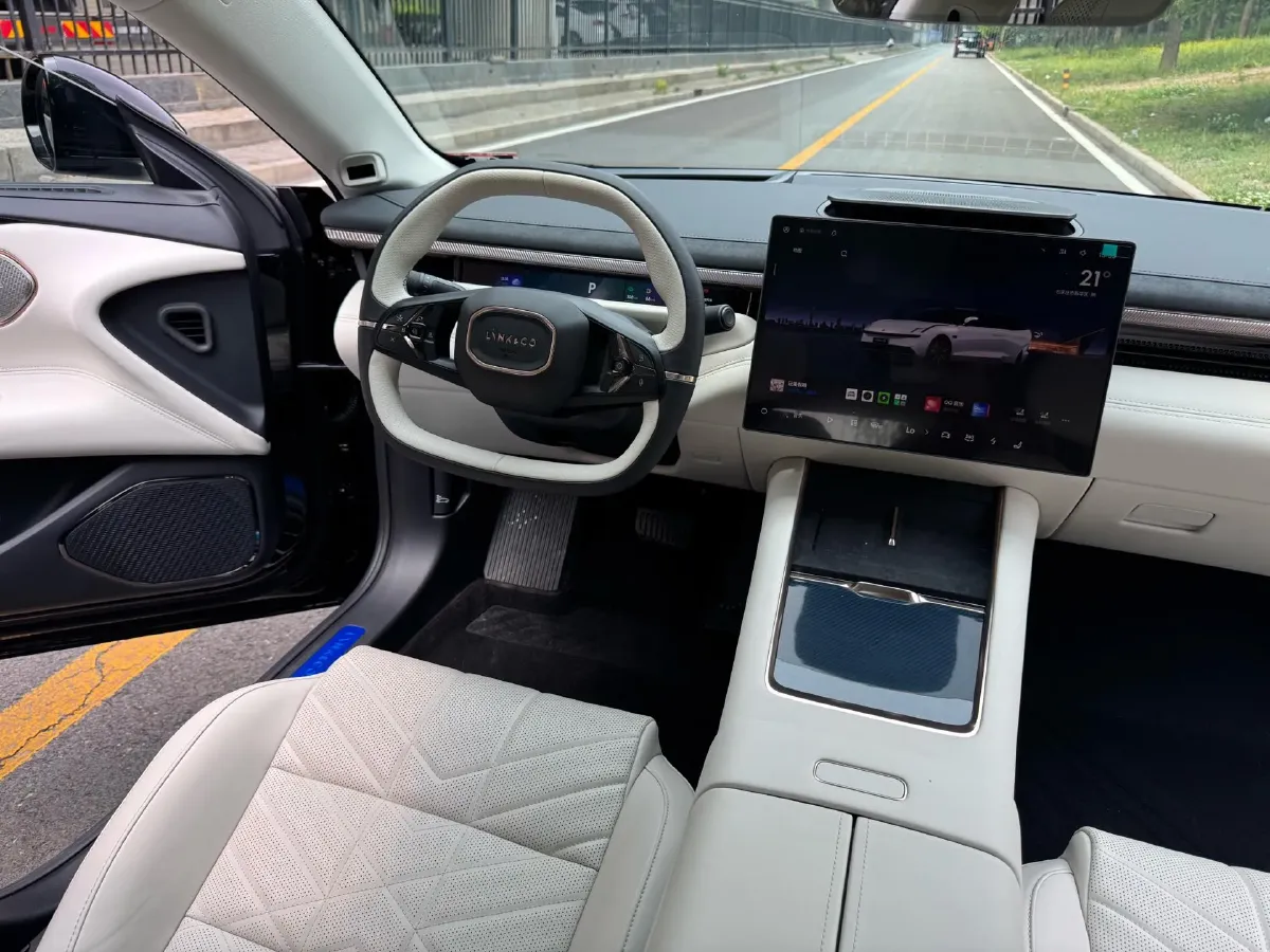 2025 LYNK&CO 10 EM-P 1.5T 163HP L4 3DHT PHEV,autocango,china used car exporter,china ev exporter,chinese used car exporter,chinese used ev exporter