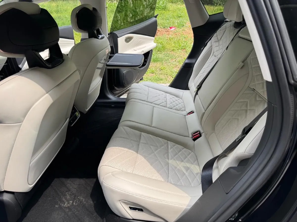 2025 LYNK&CO 10 EM-P 1.5T 163HP L4 3DHT PHEV,autocango,china used car exporter,china ev exporter,chinese used car exporter,chinese used ev exporter