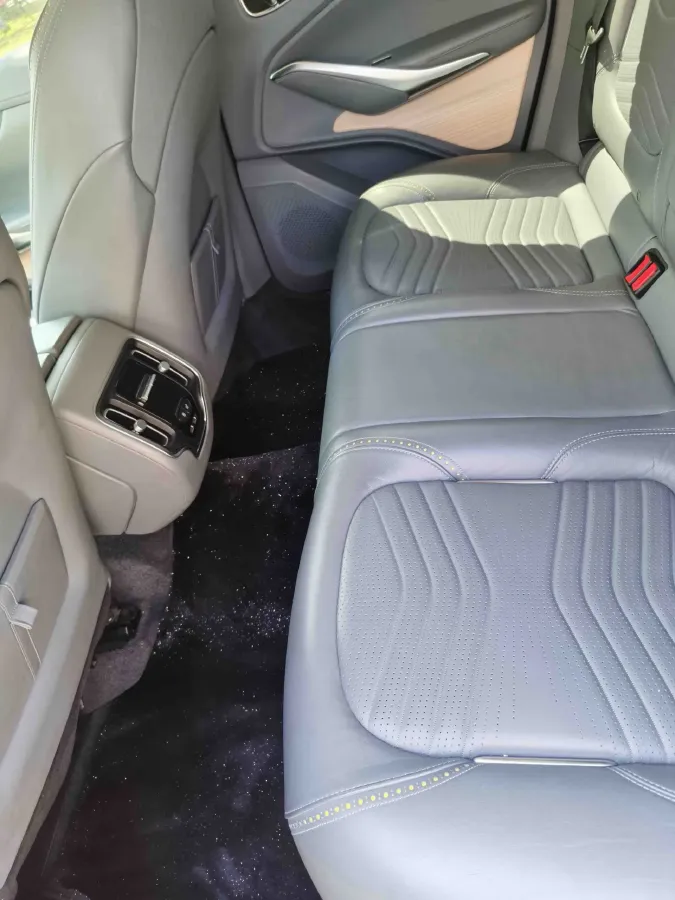 2021 Aston Martin DBX 4.0T 550HP V8 9AT,autocango,china used car exporter,china ev exporter,chinese used car exporter,chinese used ev exporter