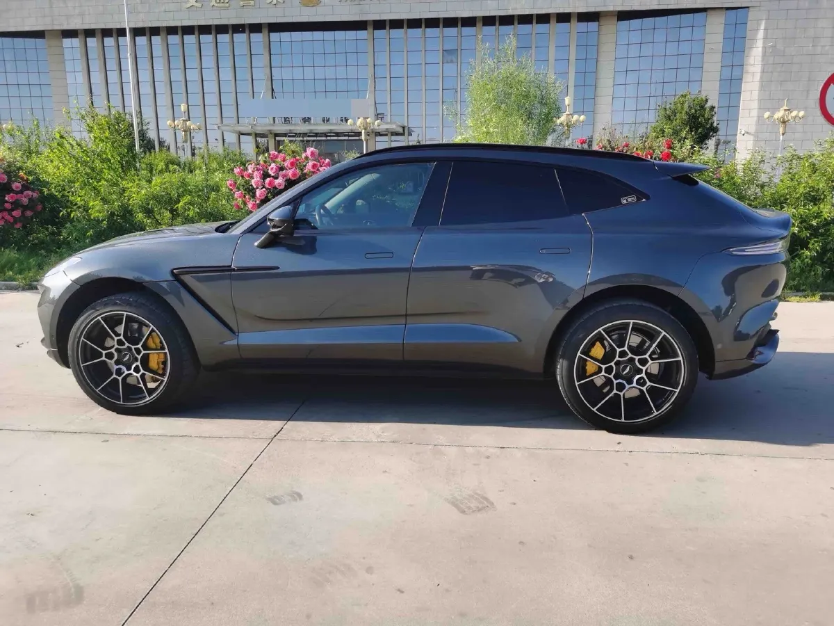 2021 Aston Martin DBX 4.0T 550HP V8 9AT,autocango,china used car exporter,china ev exporter,chinese used car exporter,chinese used ev exporter