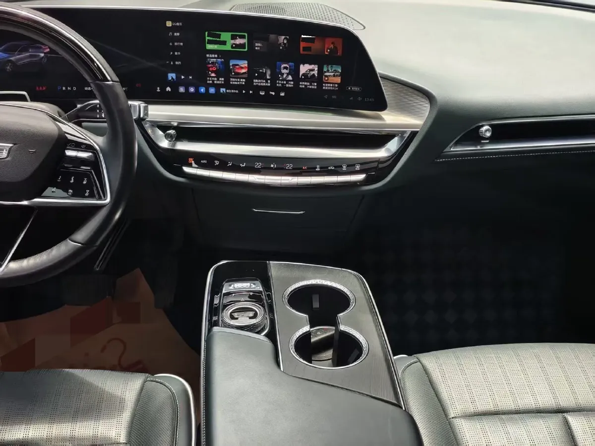 2022 Cadillac IQ Lyriq BEV 95.7KWH,autocango,china used car exporter,china ev exporter,chinese used car exporter,chinese used ev exporter
