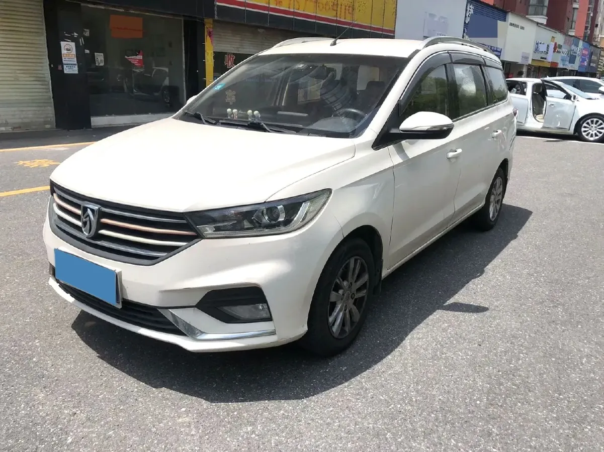 2019 BaoJun 360 1.5L 105HP L4 CVT,autocango,china used car exporter,china ev exporter,chinese used car exporter,chinese used ev exporter