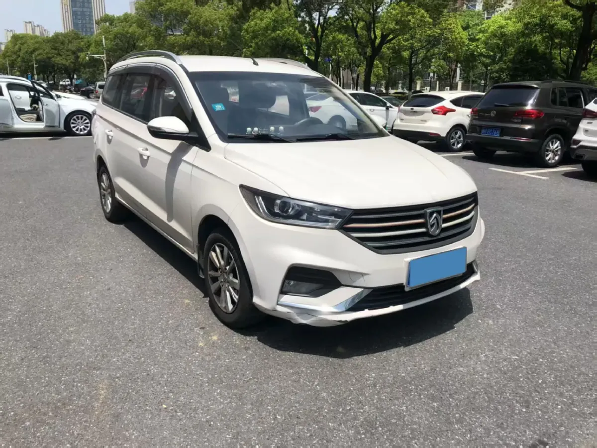 2019 BaoJun 360 1.5L 105HP L4 CVT,autocango,china used car exporter,china ev exporter,chinese used car exporter,chinese used ev exporter