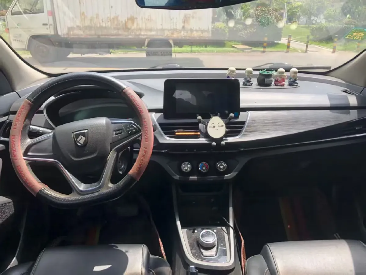 2019 BaoJun 360 1.5L 105HP L4 CVT,autocango,china used car exporter,china ev exporter,chinese used car exporter,chinese used ev exporter