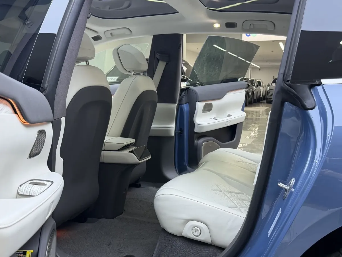2021 Volkswagen ID.6 Crozz BEV 84.8KWH,autocango,china used car exporter,china ev exporter,chinese used car exporter,chinese used ev exporter