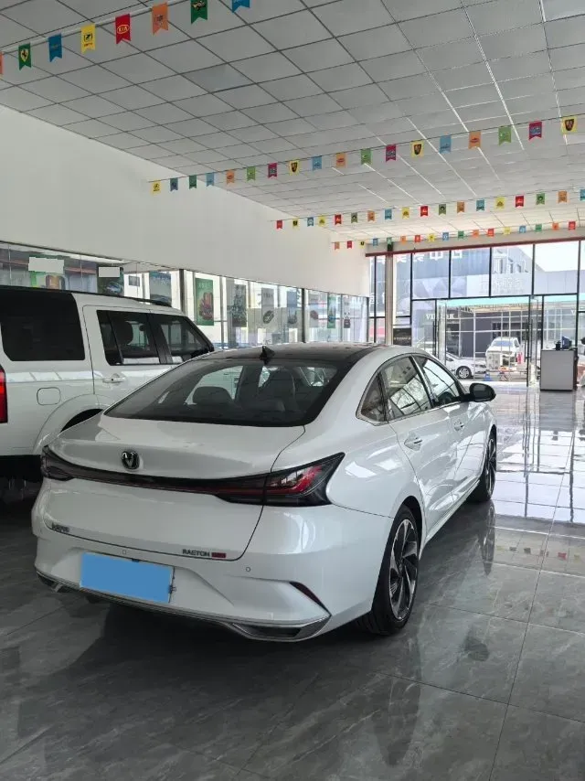 2023 ChangAn Raeton Plus 1.5T 188HP L4 7DCT,autocango,china used car exporter,china ev exporter,chinese used car exporter,chinese used ev exporter