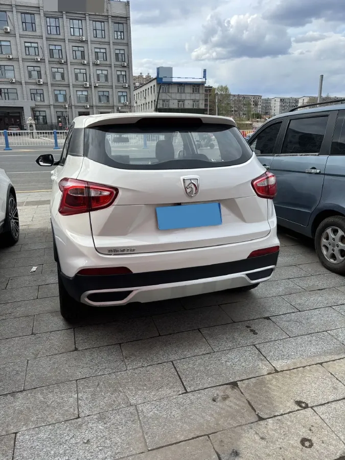 2017 BaoJun 310W 1.5L 105HP L4 6MT,autocango,china used car exporter,china ev exporter,chinese used car exporter,chinese used ev exporter