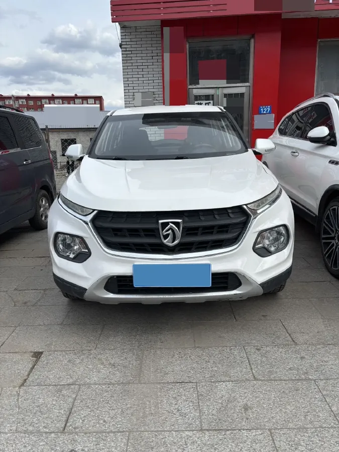 2017 BaoJun 310W 1.5L 105HP L4 6MT,autocango,china used car exporter,china ev exporter,chinese used car exporter,chinese used ev exporter