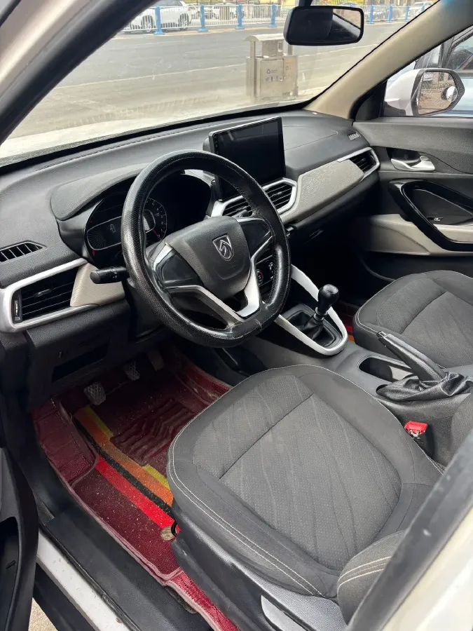 2017 BaoJun 310W 1.5L 105HP L4 6MT,autocango,china used car exporter,china ev exporter,chinese used car exporter,chinese used ev exporter