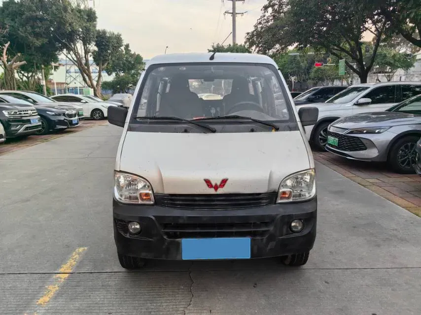 2015 WuLing ZhiGuang 1.2L 82HP L4 5MT,autocango,china used car exporter,china ev exporter,chinese used car exporter,chinese used ev exporter