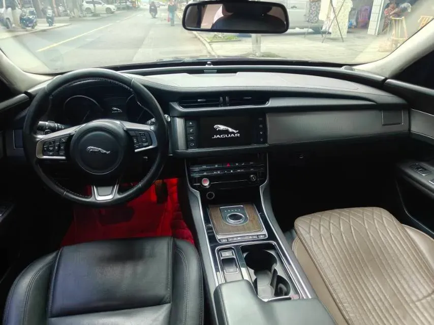 2018 Jaguar XFL 2.0T 200HP L4 8AT,autocango,china used car exporter,china ev exporter,chinese used car exporter,chinese used ev exporter