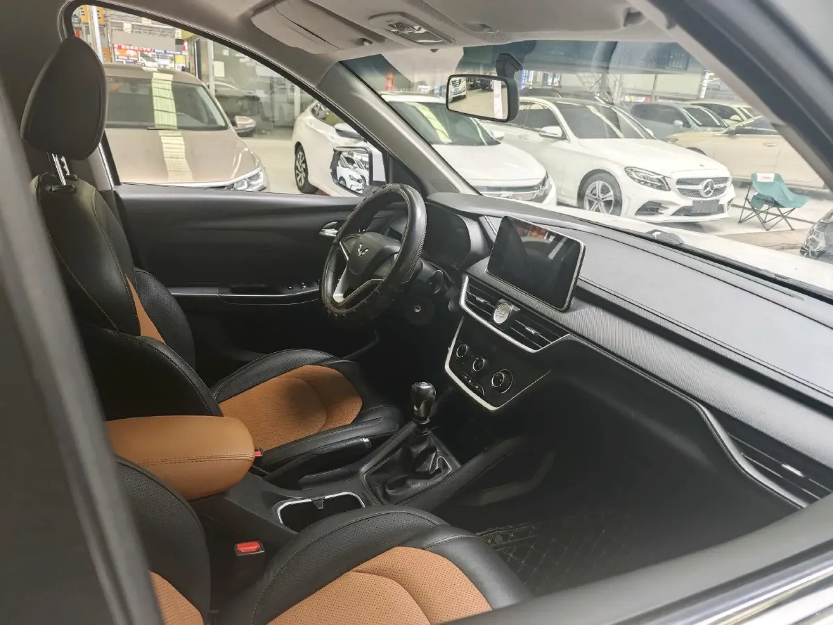2018 WuLing HongGuang S3 1.5L 112HP L4 6MT,autocango,china used car exporter,china ev exporter,chinese used car exporter,chinese used ev exporter
