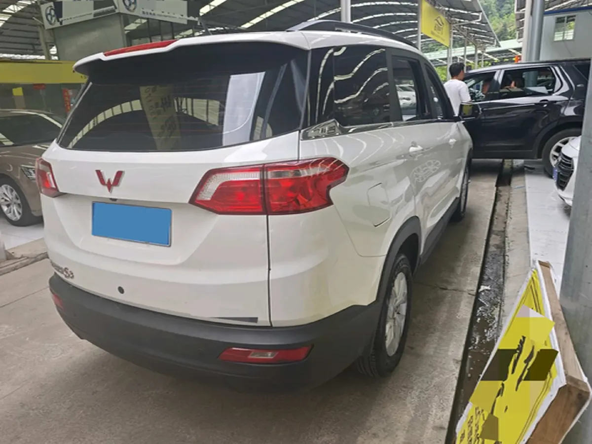 2018 WuLing HongGuang S3 1.5L 112HP L4 6MT,autocango,china used car exporter,china ev exporter,chinese used car exporter,chinese used ev exporter