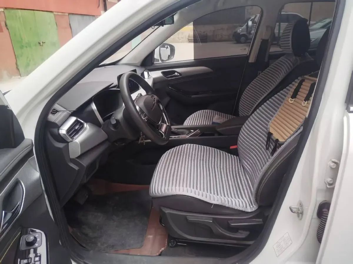 2019 BeiJing Auto X3 1.5T 150HP L4 CVT,autocango,china used car exporter,china ev exporter,chinese used car exporter,chinese used ev exporter