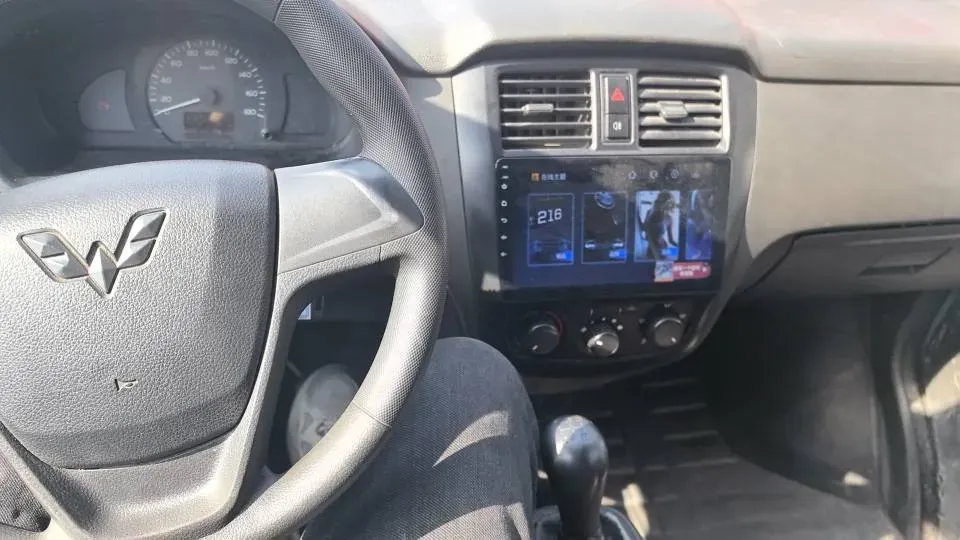 2019 WuLing RongGuang 1.2L 82HP L4 5MT,autocango,china used car exporter,china ev exporter,chinese used car exporter,chinese used ev exporter