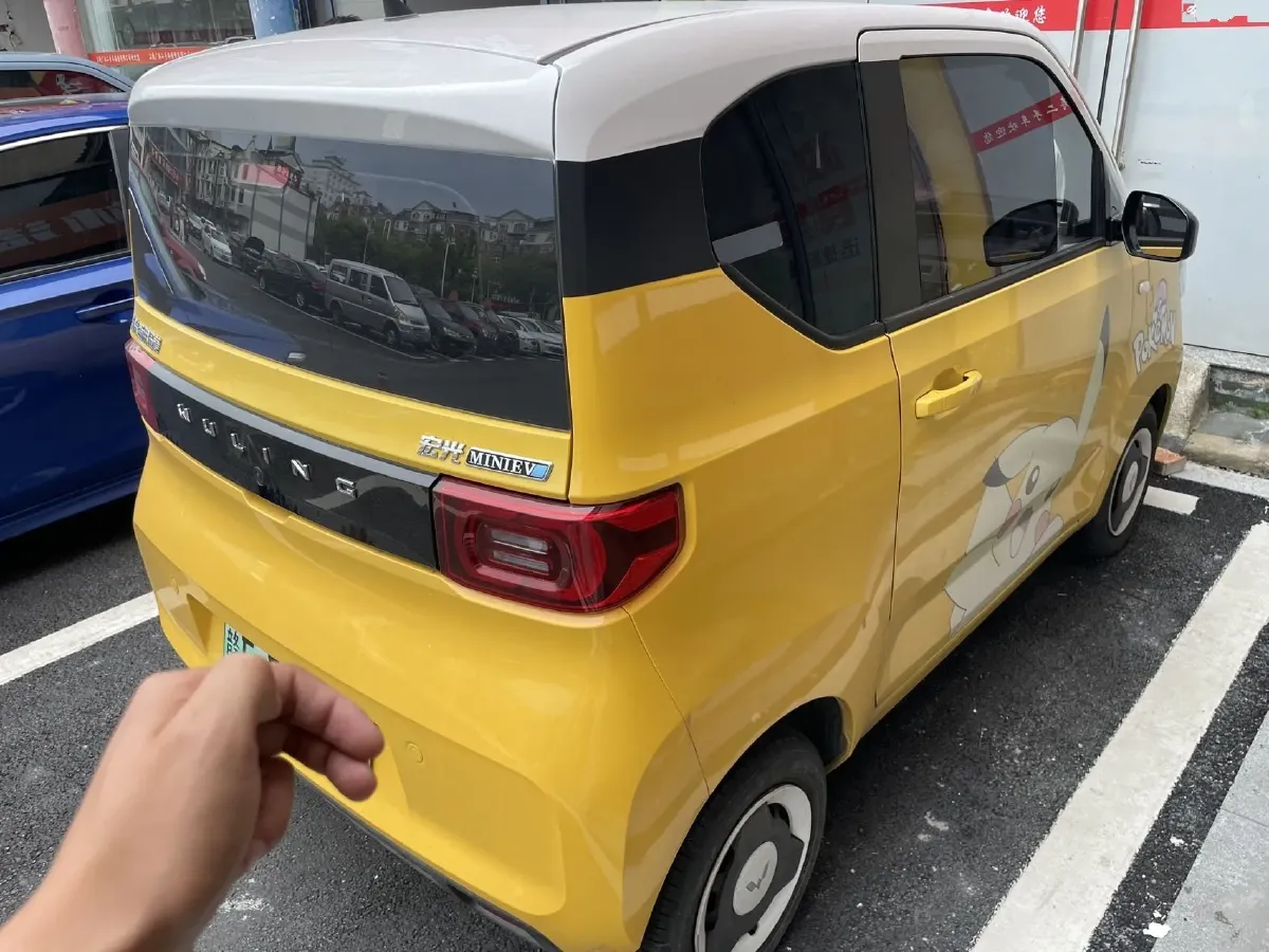2022 WuLing HongGuang MINI EV BEV 9KWH,autocango,china used car exporter,china ev exporter,chinese used car exporter,chinese used ev exporter