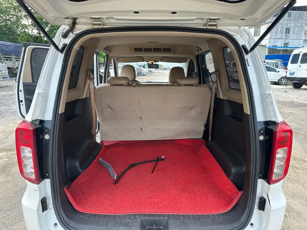 2021 Yema SiPaiKa 1.5L 109HP L4 5MT,autocango,china used car exporter,china ev exporter,chinese used car exporter,chinese used ev exporter