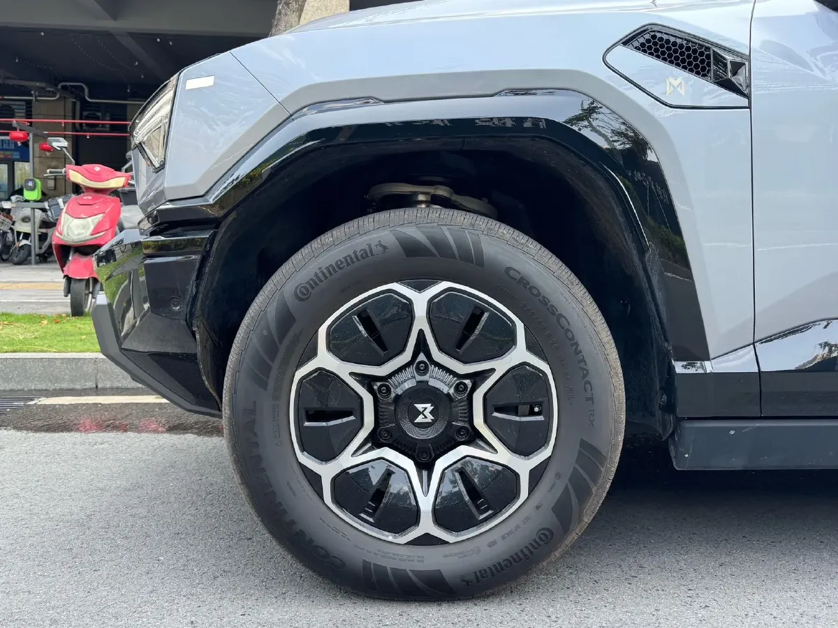 2025 M Hero WarriorM817 1.5T 197HP L4 PHEV,autocango,china used car exporter,china ev exporter,chinese used car exporter,chinese used ev exporter