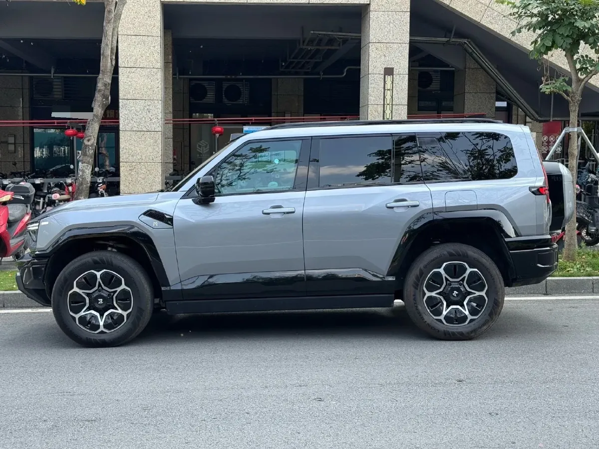 2025 M Hero WarriorM817 1.5T 197HP L4 PHEV,autocango,china used car exporter,china ev exporter,chinese used car exporter,chinese used ev exporter