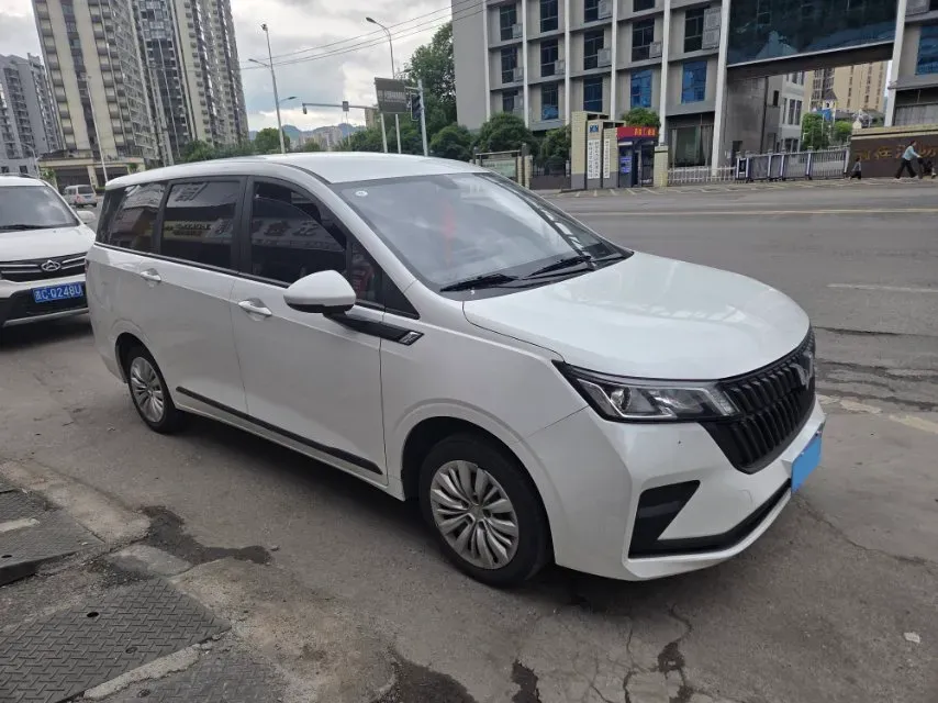 2022 WuLing JiaChen 1.5L 99HP L4 6MT,autocango,china used car exporter,china ev exporter,chinese used car exporter,chinese used ev exporter