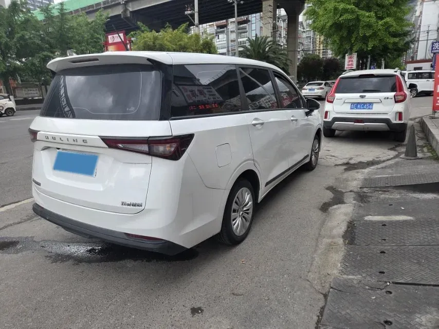 2022 WuLing JiaChen 1.5L 99HP L4 6MT,autocango,china used car exporter,china ev exporter,chinese used car exporter,chinese used ev exporter