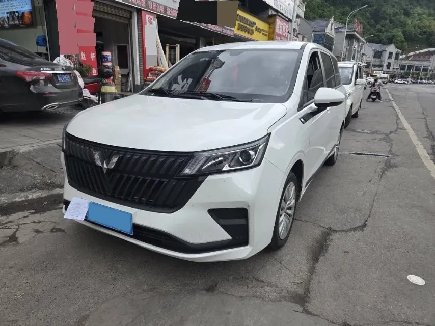 2022 WuLing JiaChen 1.5L 99HP L4 6MT,autocango,china used car exporter,china ev exporter,chinese used car exporter,chinese used ev exporter