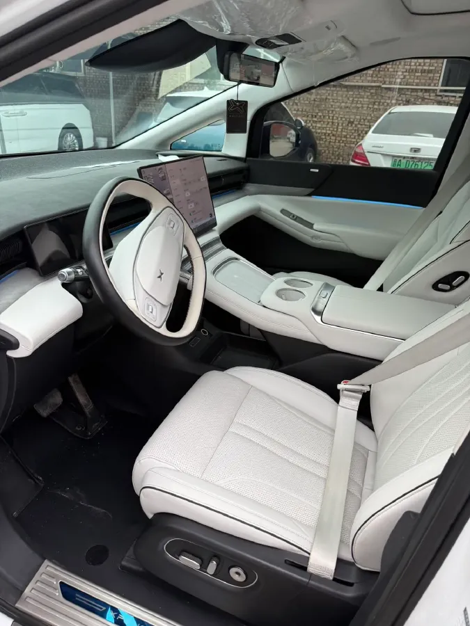 2024 Xpeng X9 BEV 101.5KWH,autocango,china used car exporter,china ev exporter,chinese used car exporter,chinese used ev exporter