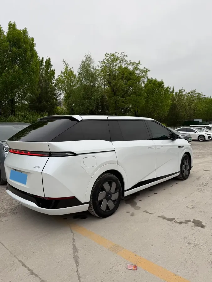 2024 Xpeng X9 BEV 101.5KWH,autocango,china used car exporter,china ev exporter,chinese used car exporter,chinese used ev exporter