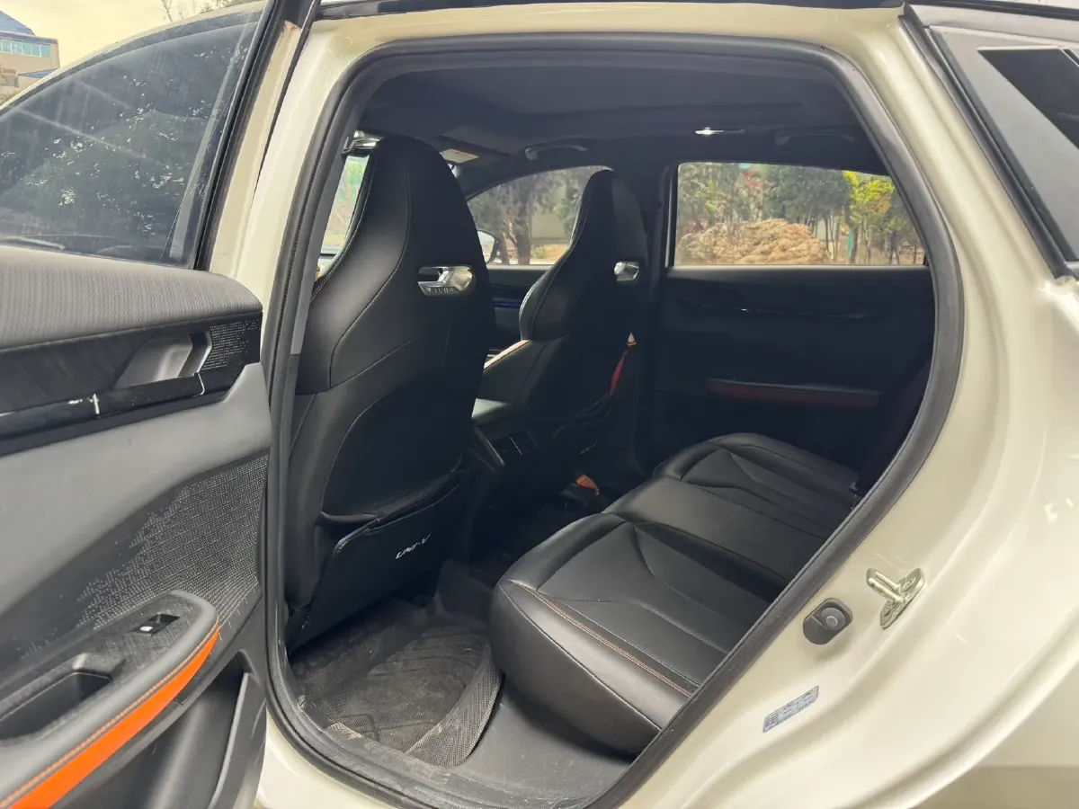 2023 ChangAn UNI-V 1.5T 188HP L4 7DCT,autocango,china used car exporter,china ev exporter,chinese used car exporter,chinese used ev exporter