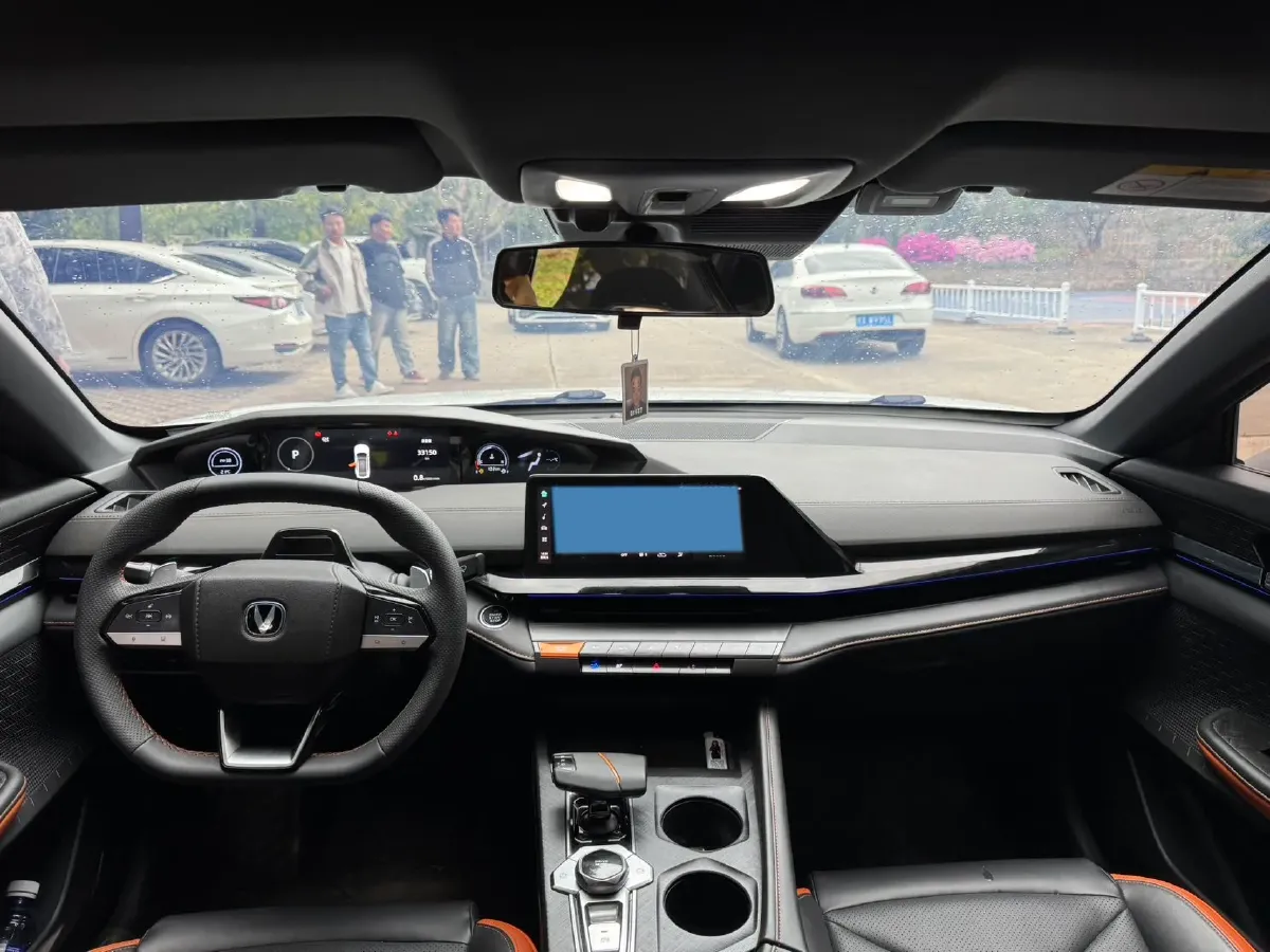 2023 ChangAn UNI-V 1.5T 188HP L4 7DCT,autocango,china used car exporter,china ev exporter,chinese used car exporter,chinese used ev exporter