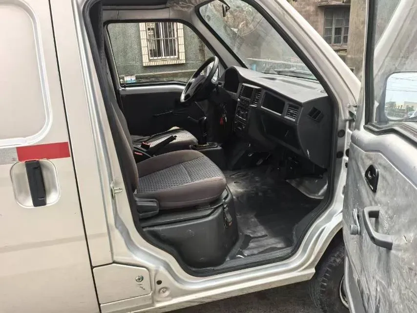 2020 WuLing ZhiGuang 1.2L 76HP L4 5MT,autocango,china used car exporter,china ev exporter,chinese used car exporter,chinese used ev exporter