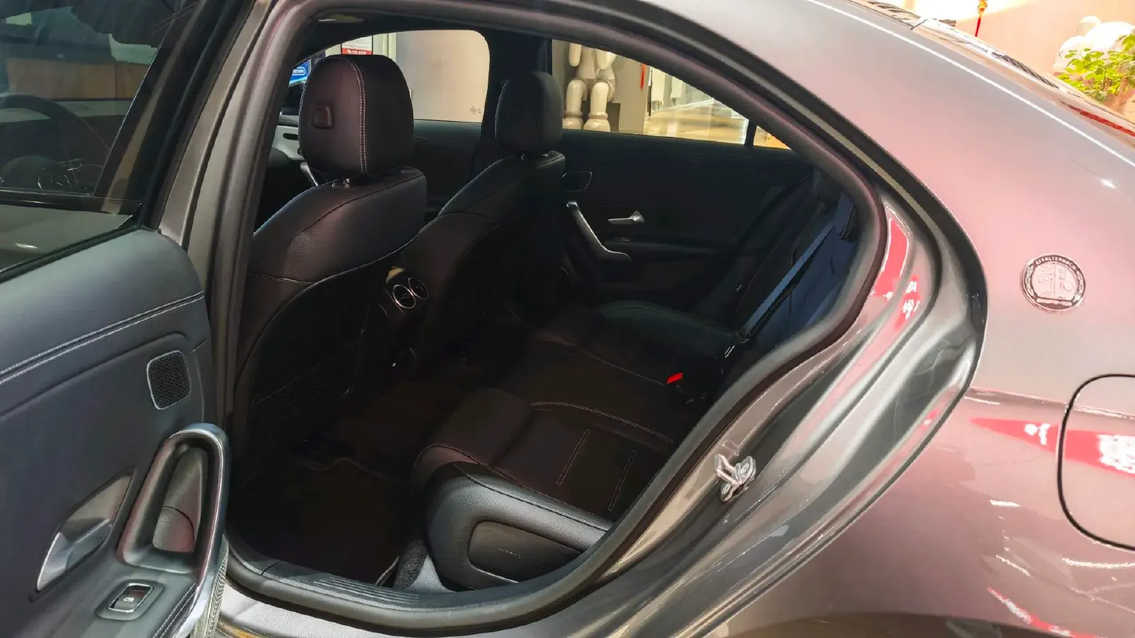 2025 Mercedes-Benz A AMG 2.0T 306HP L4 8DCT,autocango,china used car exporter,china ev exporter,chinese used car exporter,chinese used ev exporter