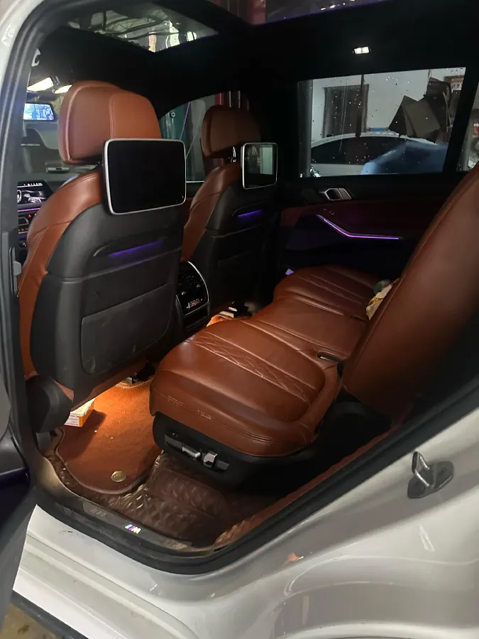 2021 BMW X7 3.0T 340HP L6 8AT,autocango,china used car exporter,china ev exporter,chinese used car exporter,chinese used ev exporter