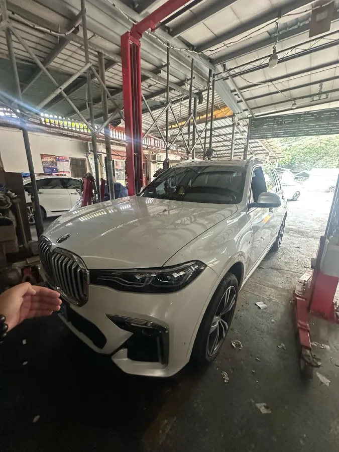 2021 BMW X7 3.0T 340HP L6 8AT,autocango,china used car exporter,china ev exporter,chinese used car exporter,chinese used ev exporter