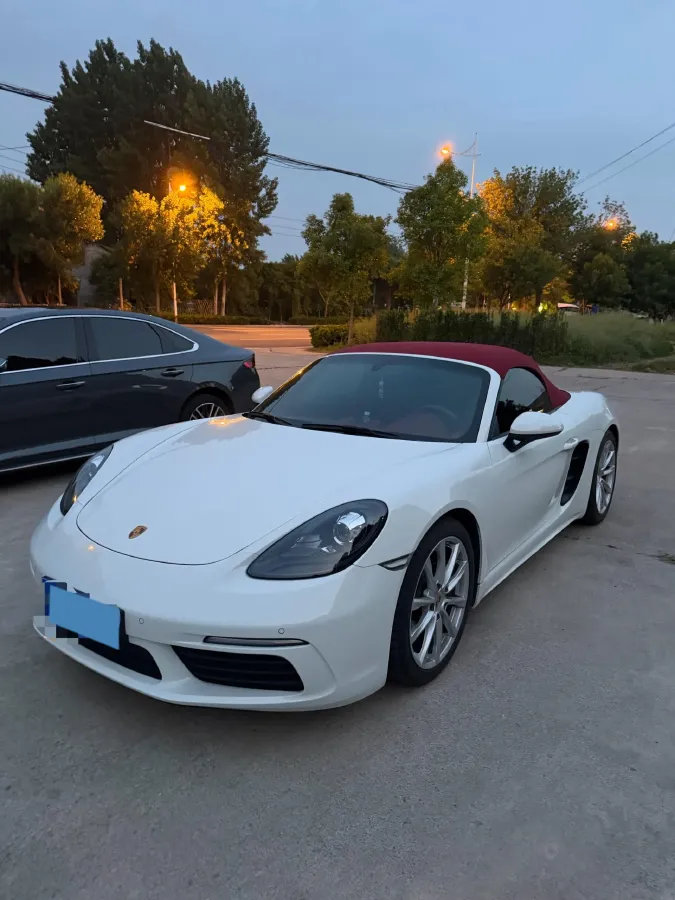 2023 Porsche 718 2.0T 250HP H4 7DCT,autocango,china used car exporter,china ev exporter,chinese used car exporter,chinese used ev exporter